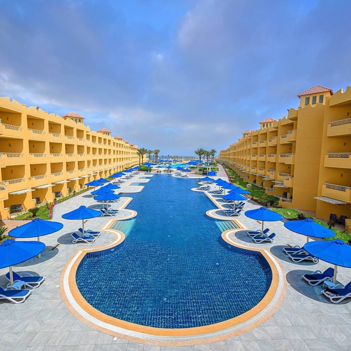 Почивка в AMWAJ BEACH CLUB 4* Сома Бей, Египет