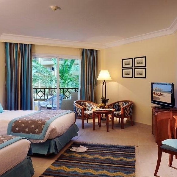Почивка в AMWAJ BEACH CLUB 4* Сома Бей, Египет