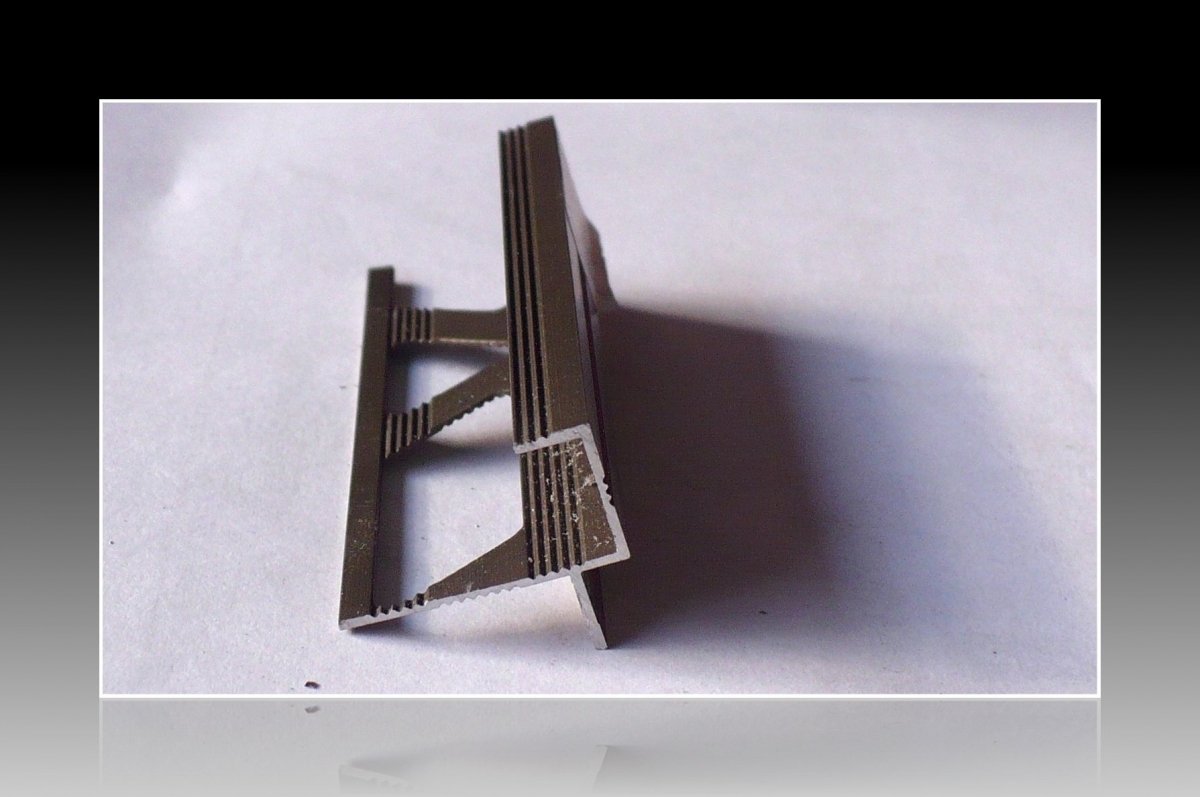 АЛУМИНИЕВИ ЛАЙСНИ ЗА СТЪПАЛА-ЦЕНИ