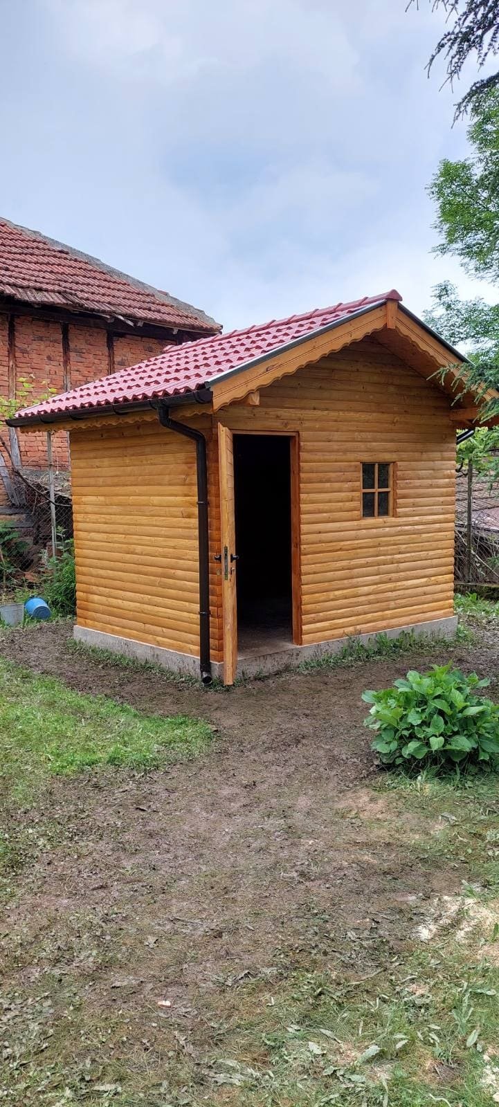 Навеси от дърво и метал