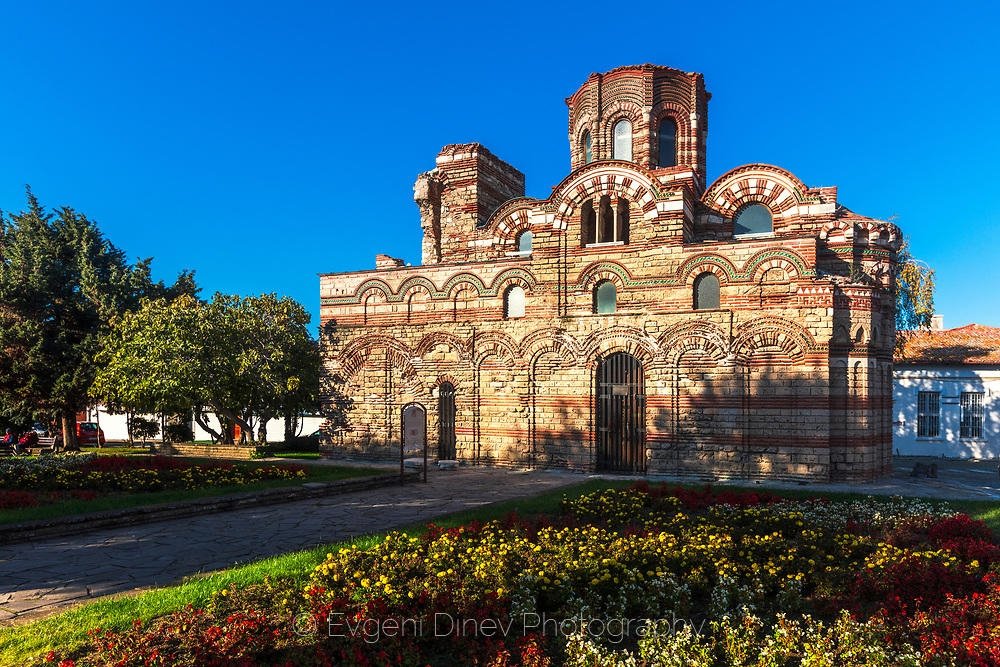 Църкви