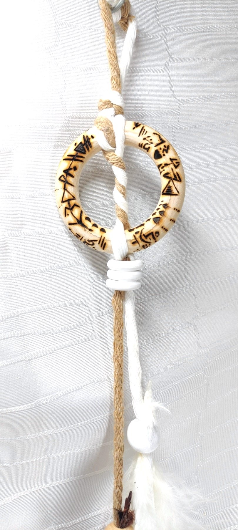 Домашен тотем | Ездра Нун