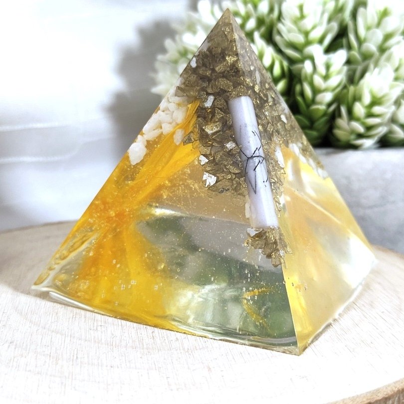 Пирамида | Чиста душа, силен дух, лека мисъл