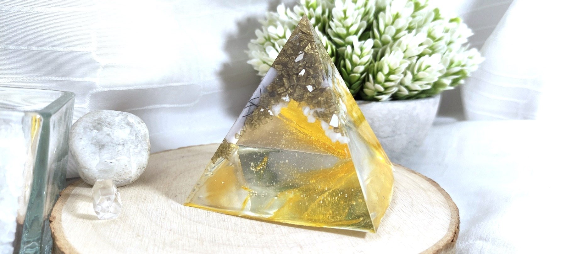 Пирамида | Чиста душа, силен дух, лека мисъл