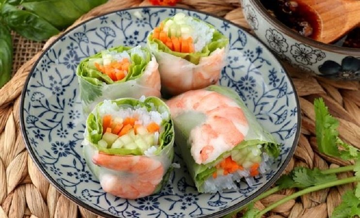 Пролетни рулца с оризови кори