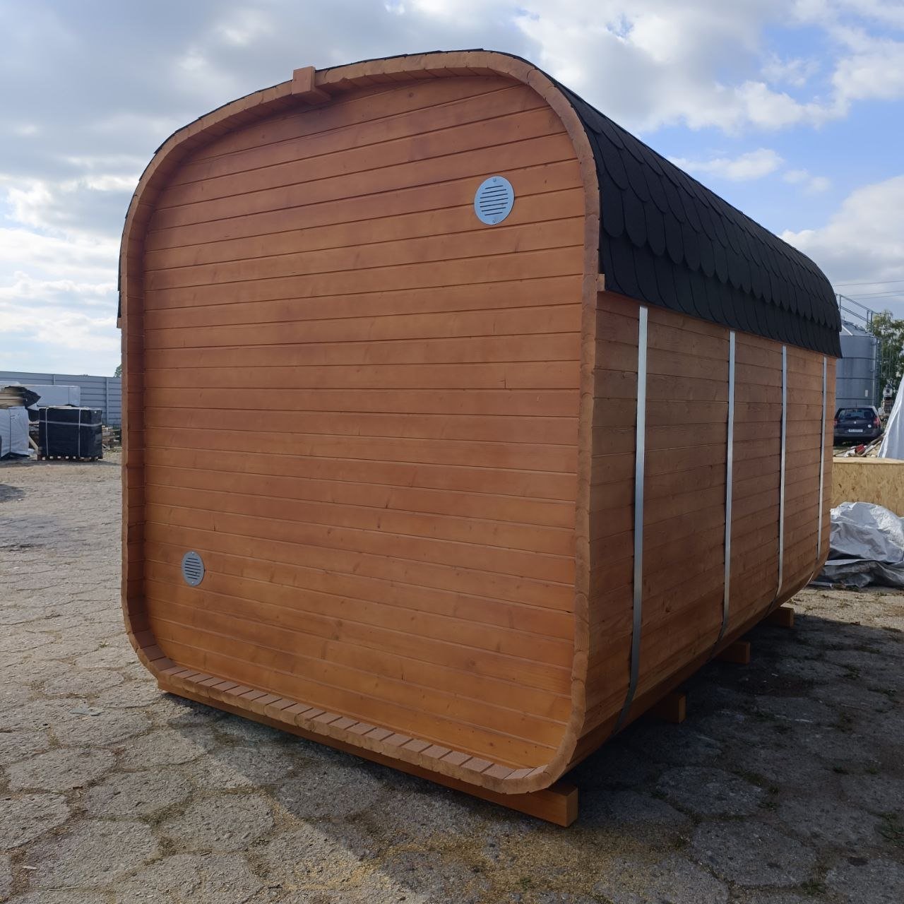 IVA SAUNA Quadro 3.0 m с тераса – просторна квадратна външна дървена сауна