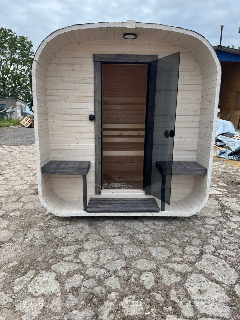 IVA SAUNA Quadro 3.0 m с тераса – просторна квадратна външна дървена сауна