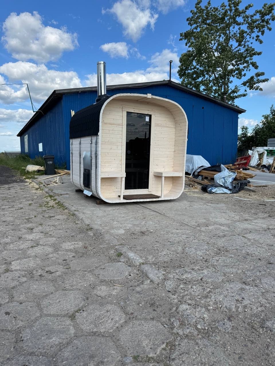 IVA SAUNA Quadro 3.0 m с тераса – просторна квадратна външна дървена сауна