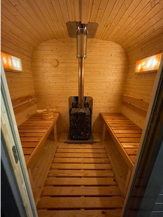 IVA SAUNA Quadro MINI 1.8 m – компактна квадратна външна дървена сауна