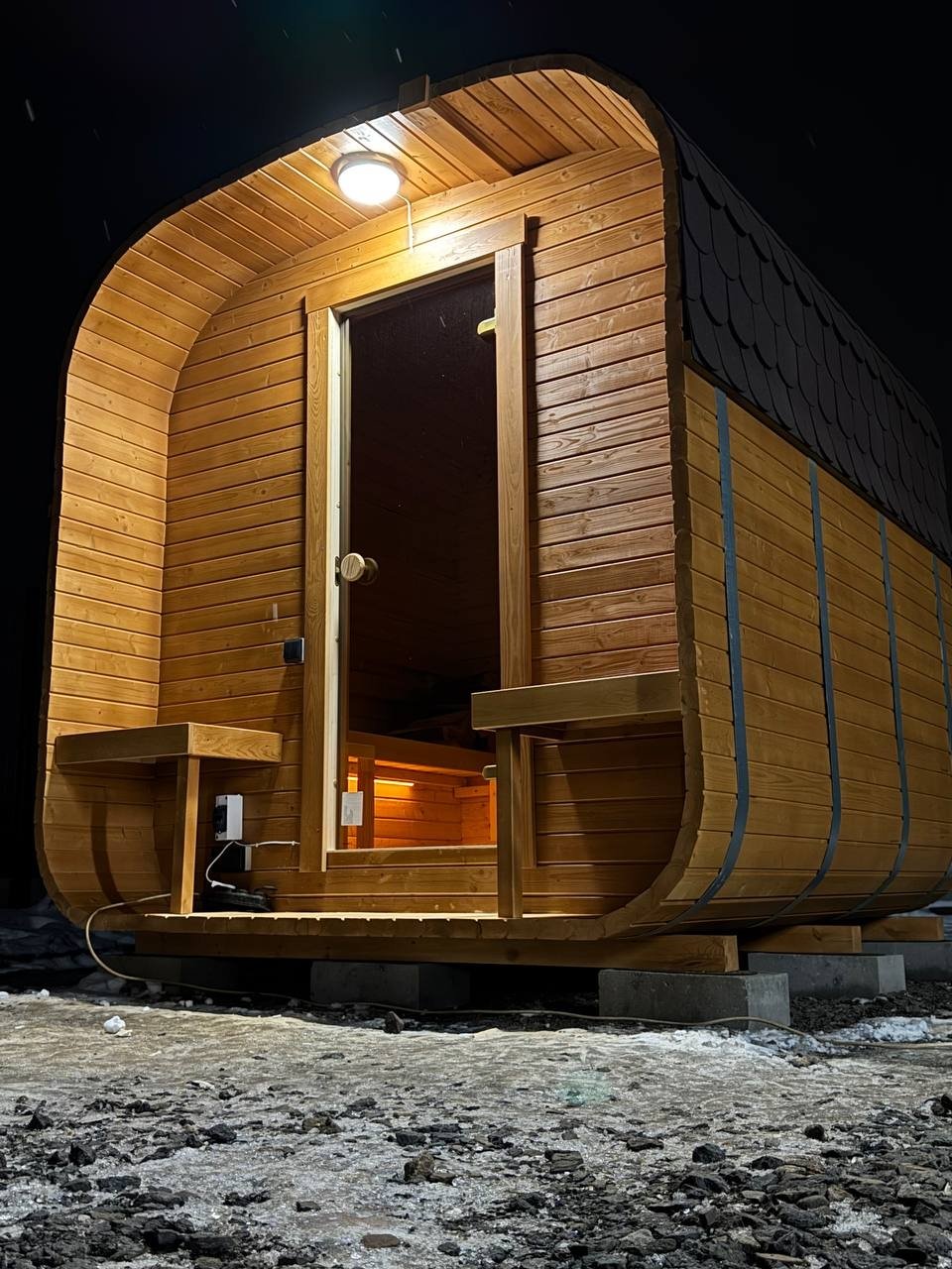 IVA SAUNA Quadro 3.0 m с тераса – просторна квадратна външна дървена сауна