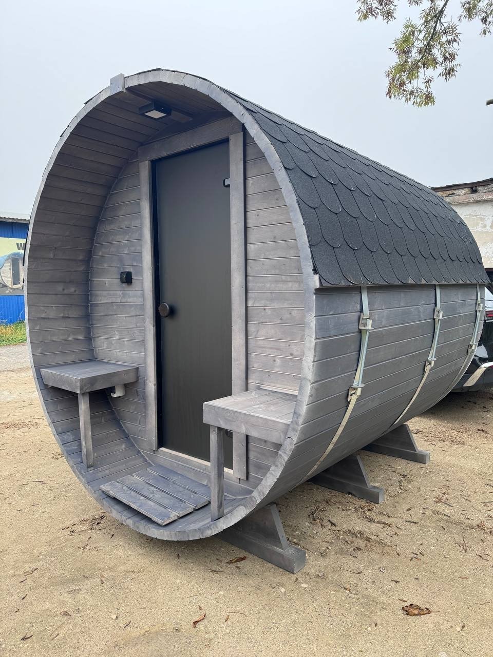 IVA SAUNA Barrel 3.0 m с навес – просторна външна дървена сауна тип бъчва