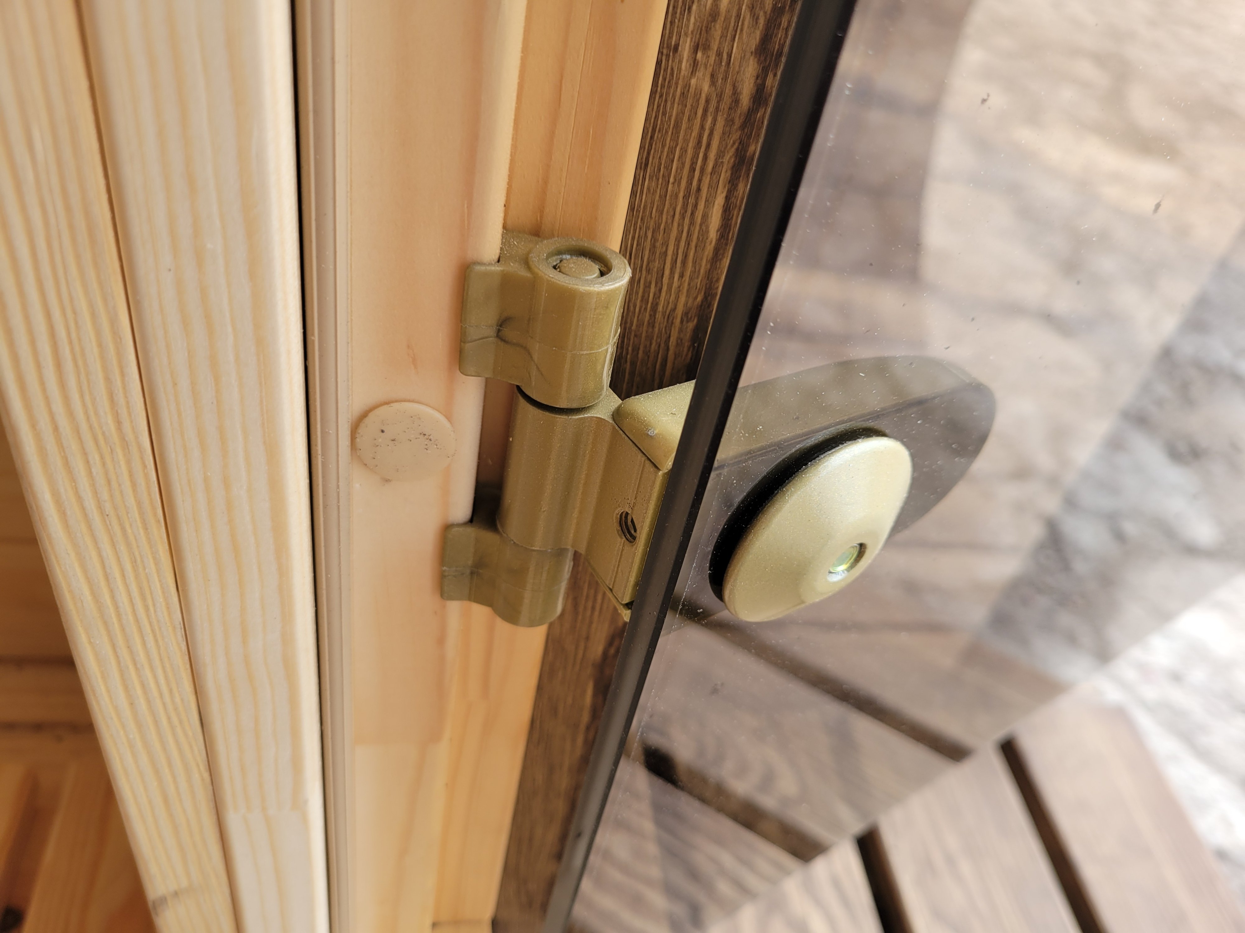 IVA SAUNA Barrel MINI 1.8 – компактна външна дървена сауна за двор