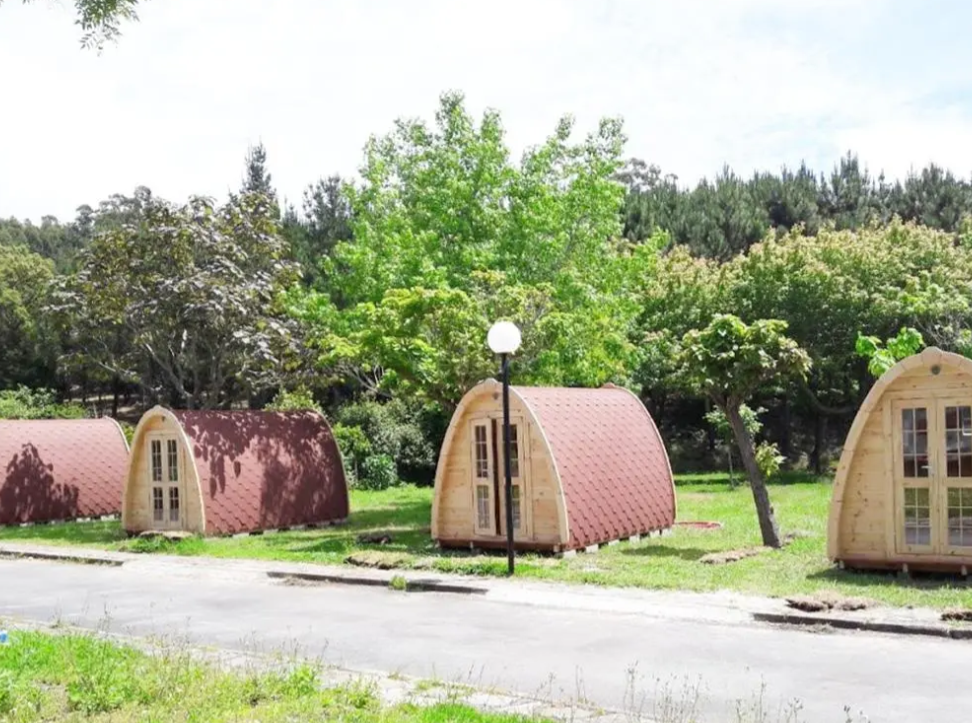 Сглобяемо дървено бунгало IVA HOUSE 2.4 × 3.0 m | Изолирано глемпинг решение – IVASTROY 2006