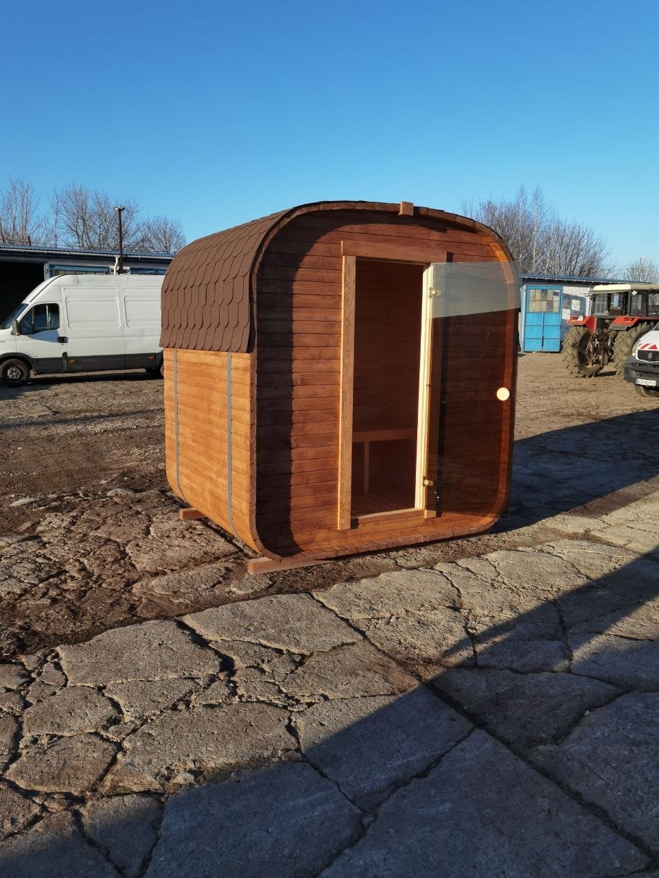IVA SAUNA Quadro MINI 1.8 m – компактна квадратна външна дървена сауна