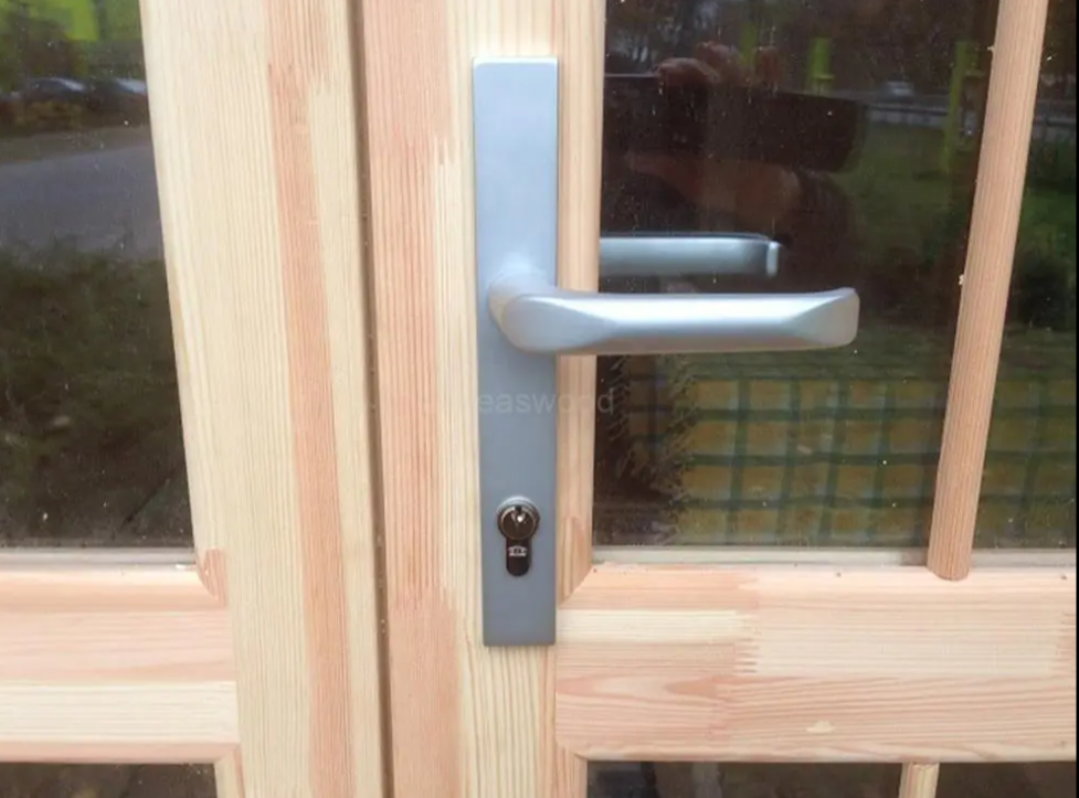 Сглобяемо дървено бунгало IVA HOUSE 2.4 × 3.0 m | Изолирано глемпинг решение – IVASTROY 2006