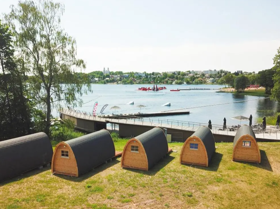 Сглобяемо дървено бунгало IVA HOUSE 2.4 × 3.0 m | Изолирано глемпинг решение – IVASTROY 2006