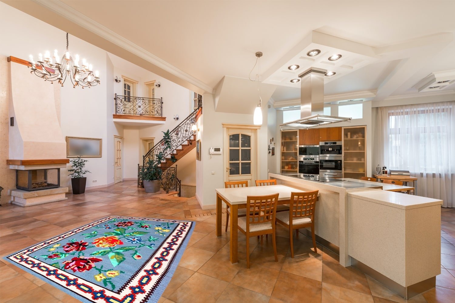 Котленски килими | Налични ръчно тъкани вълнени килими