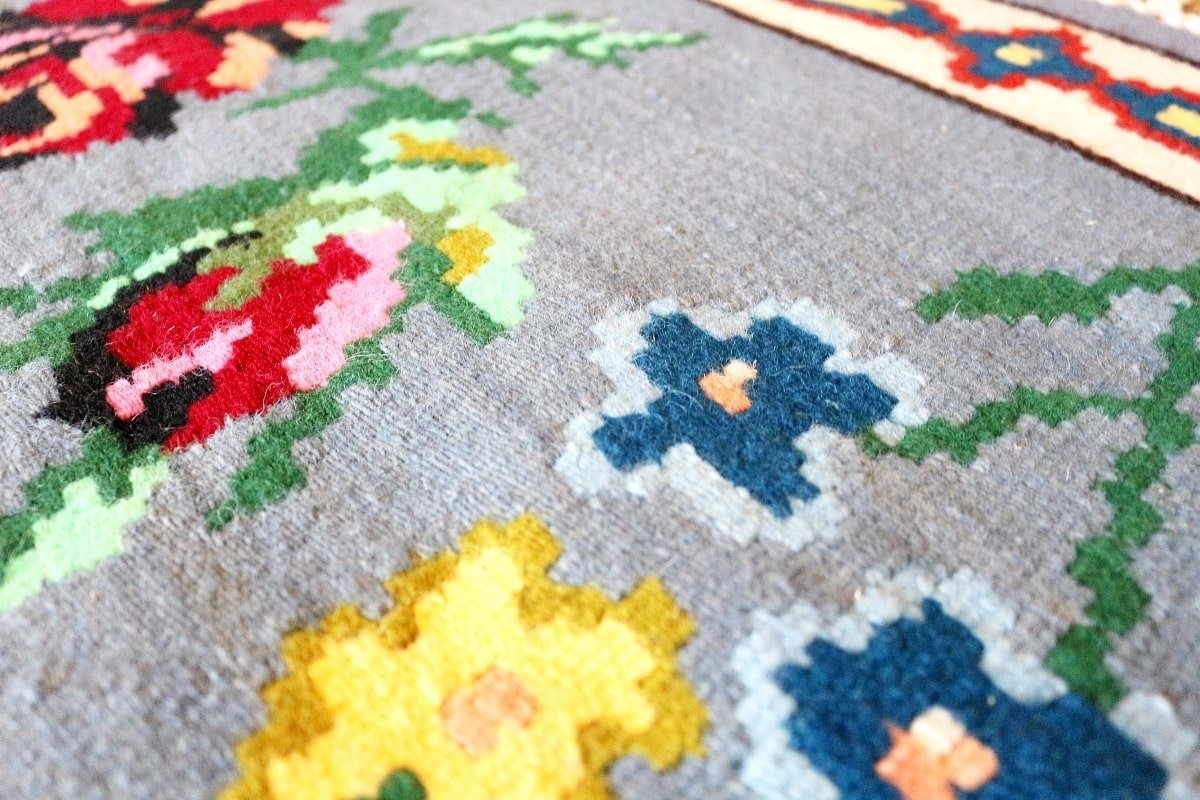 Котленски килими | Налични ръчно тъкани вълнени килими