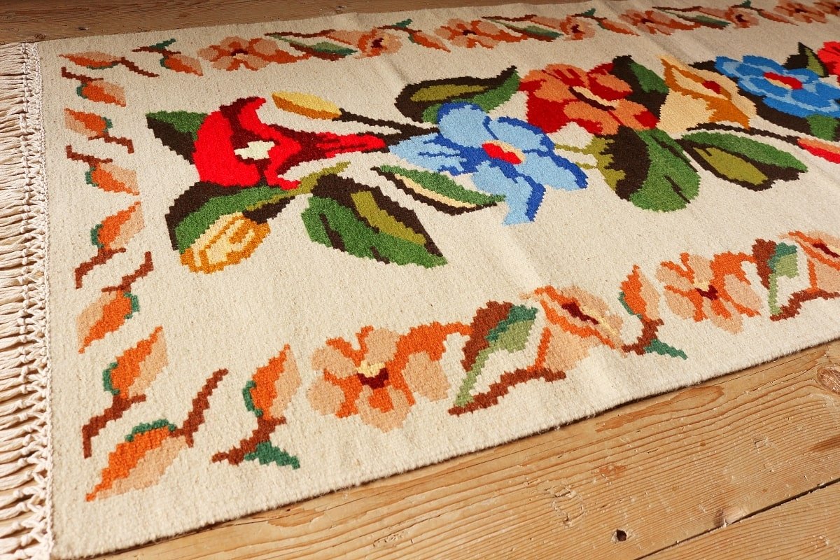 Котленски килими | Налични ръчно тъкани вълнени килими