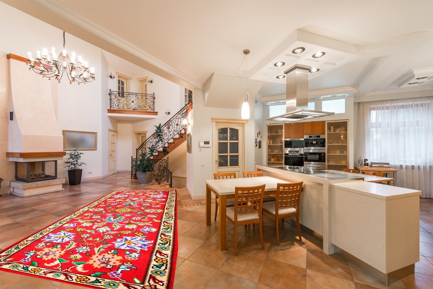 Котленски килими | Налични ръчно тъкани вълнени килими