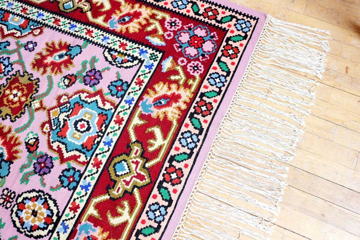 Котленски килими | Налични ръчно тъкани вълнени килими