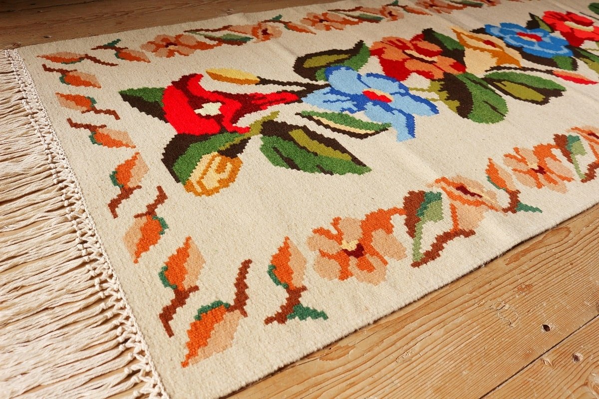 Котленски килими | Налични ръчно тъкани вълнени килими