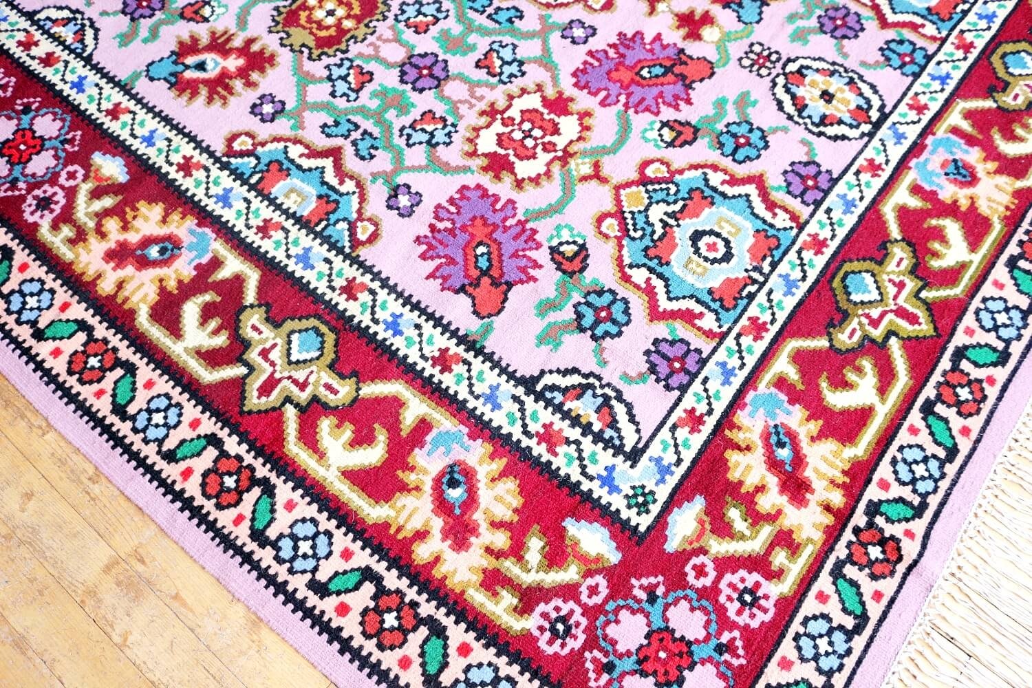 Котленски килими | Налични ръчно тъкани вълнени килими