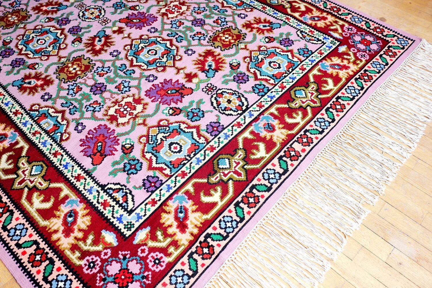 Котленски килими | Налични ръчно тъкани вълнени килими