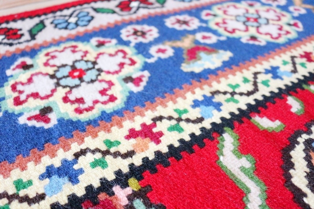 Котленски килими | Налични ръчно тъкани вълнени килими