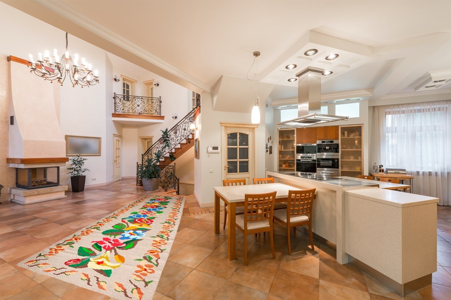 Котленски килими | Налични ръчно тъкани вълнени килими