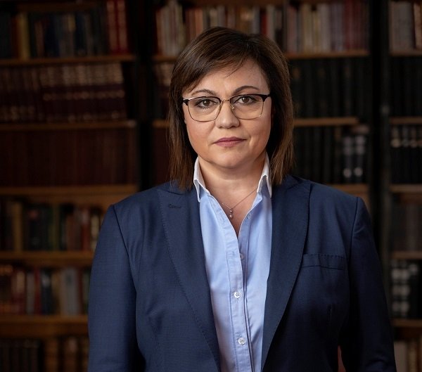 Корнелия Нинова: "В политиката трябва да си последователен и принципен, а не както постъпват "новите" партии!" | The News BG Reporter ®