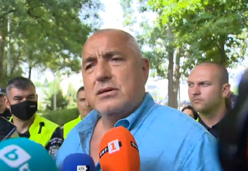 БОЙКО БОРИСОВ ДАДЕ ПОКАЗАНИЯ В ПОЛИЦИЯТА ПО ТРИ СИГНАЛА И СИ ТРЪГНА | НЮЗ БГ РЕПОРТЕР