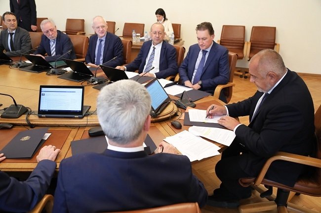Правителство, работодатели и синдикати с общо споразумение за излизане от кризата след Ковид 19