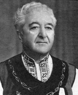 Чия е мелодията на песента"Ясен месец веч изгрява'