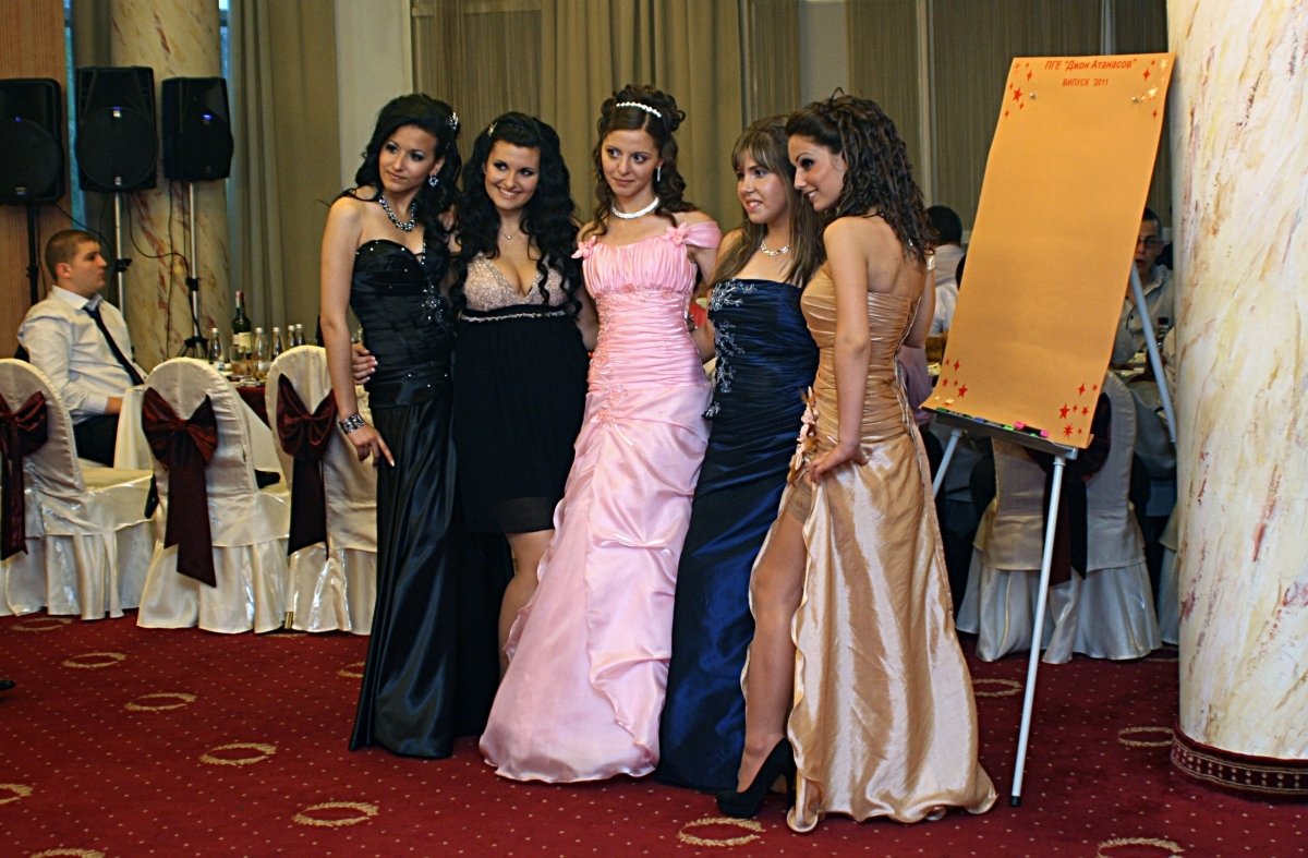 Абитуриенти 2011 ПГ "Джон Атанасов" Ст.Загора | Студио К&H